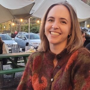 Meet your Posher, Caitlin